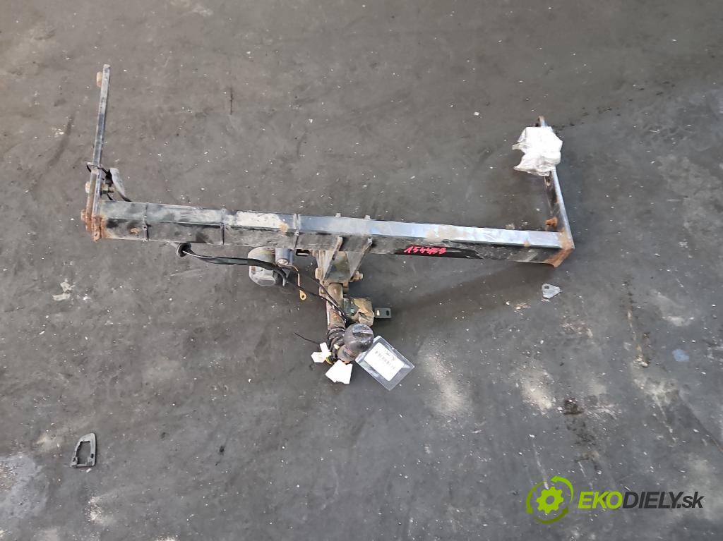 Toyota Aygo II 2014-2022 1.0 vvti 72 hp manual 53 kW 998 cm3 5- oko tažné  (Tažné zařízení)