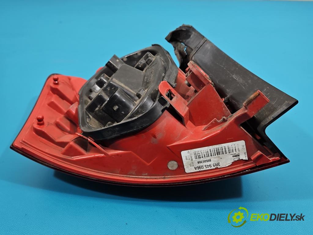 Seat Exeo 2.0 tdi 143 HP manual 105 kW 1968 cm3 5- svetlo / reflektor zadné pravé 3R9945096A (Kľučka dverí ostatné)