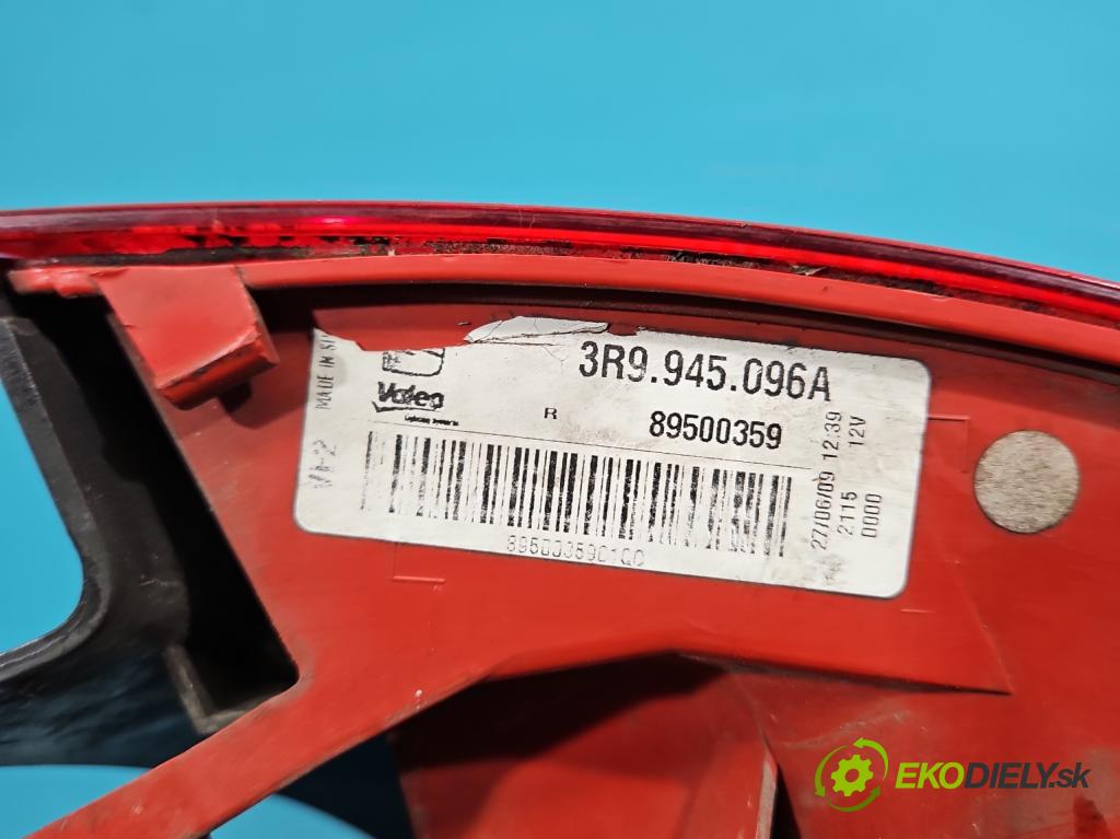 Seat Exeo 2.0 tdi 143 HP manual 105 kW 1968 cm3 5- svetlo / reflektor zadné pravé 3R9945096A (Kľučka dverí ostatné)