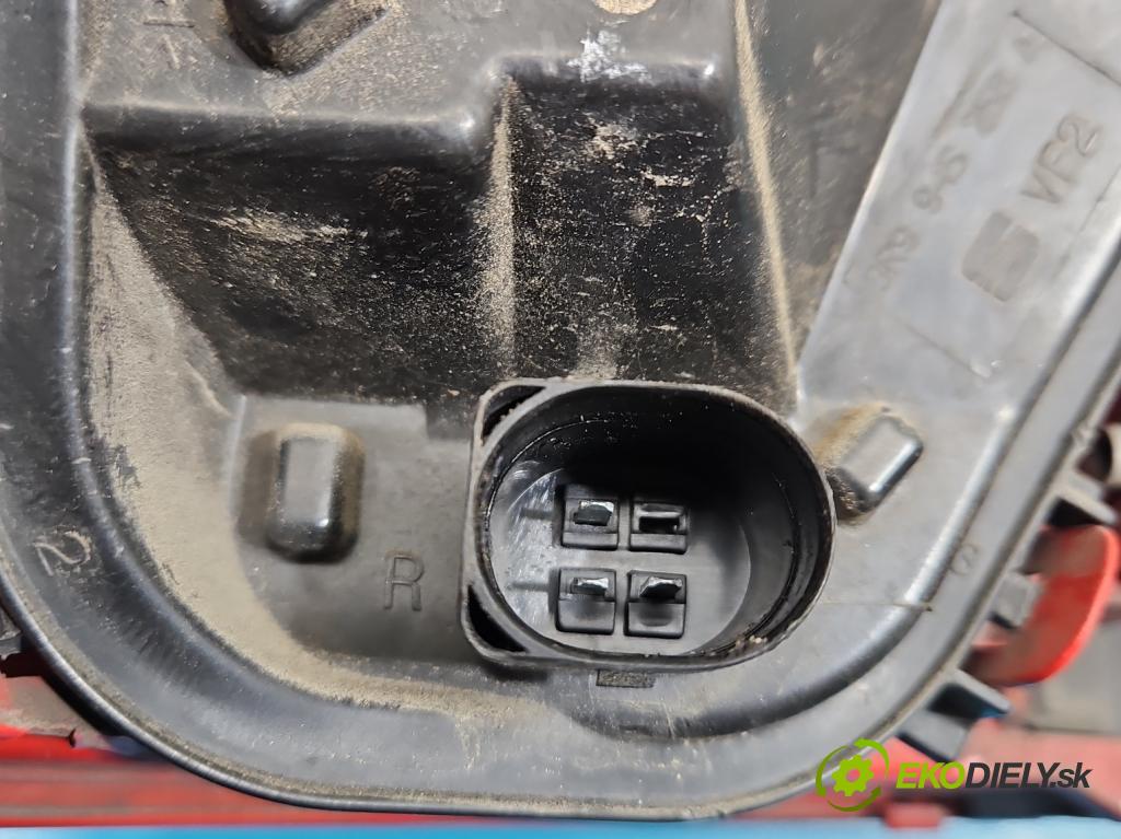Seat Exeo 2.0 tdi 143 HP manual 105 kW 1968 cm3 5- svetlo / reflektor zadné pravé 3R9945096A (Kľučka dverí ostatné)