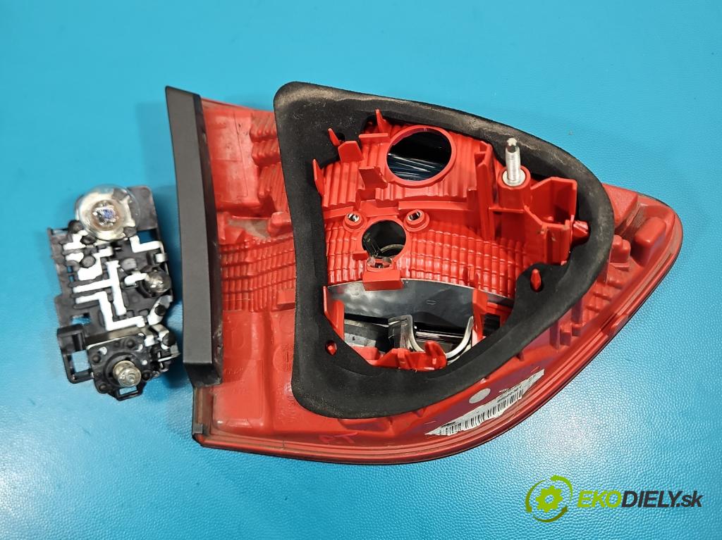 Seat Exeo 2.0 tdi 143 HP manual 105 kW 1968 cm3 5- svetlo / reflektor zadné pravé 3R9945094 (Kľučka dverí ostatné)