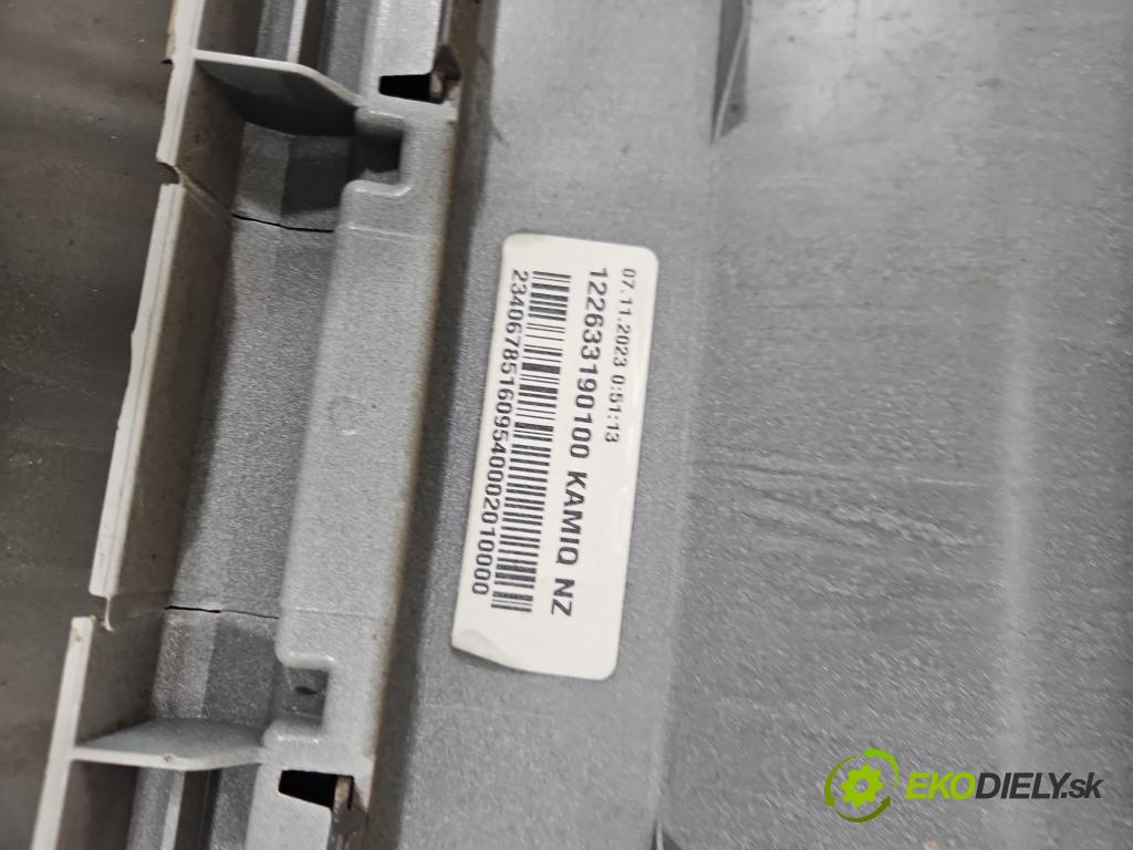 Skoda Kamiq 1.0 TSI 110 hp automatic 81 kW 999 cm3 5- nárazník zadní  (Klika dveří ostatní)