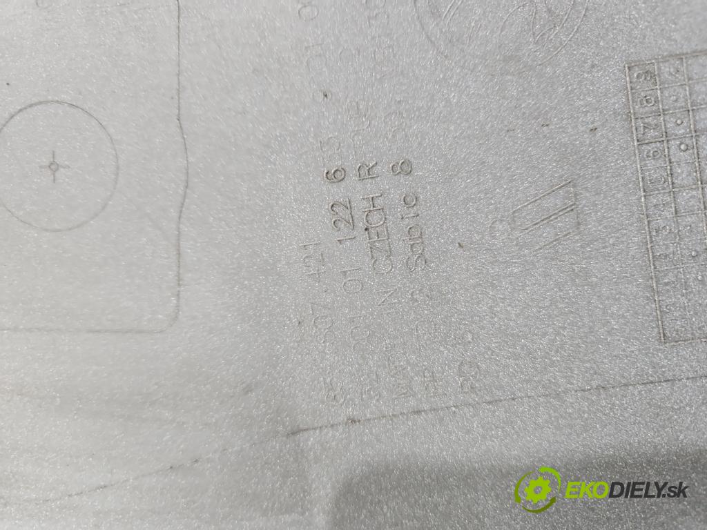 Skoda Kamiq 1.0 TSI 110 hp automatic 81 kW 999 cm3 5- nárazník zadní  (Klika dveří ostatní)