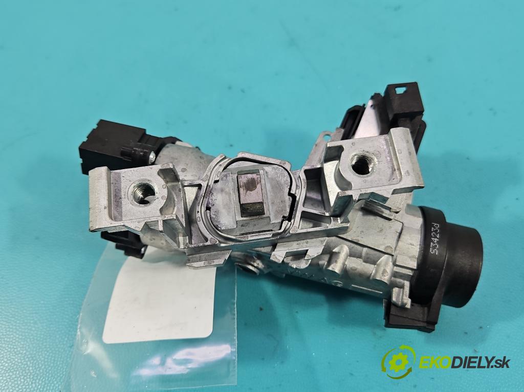 Skoda Kamiq 1.0 TSI 110 HP automatic 81 kW 999 cm3 5- Spínačka 5Q1905865A (Spínacia skrinka)