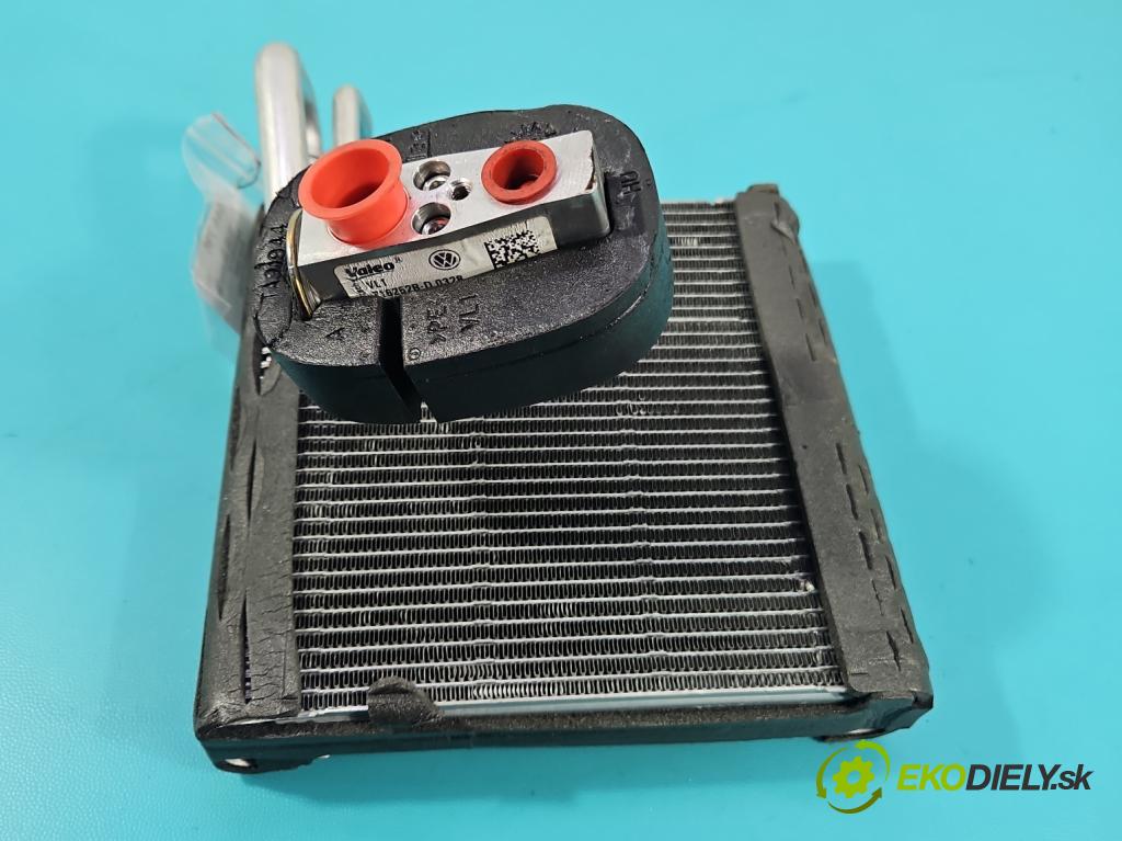 Skoda Kamiq 1.0 TSI 110 hp automatic 81 kW 999 cm3 5- radiátor 2Q1816103A (Radiátor topení)