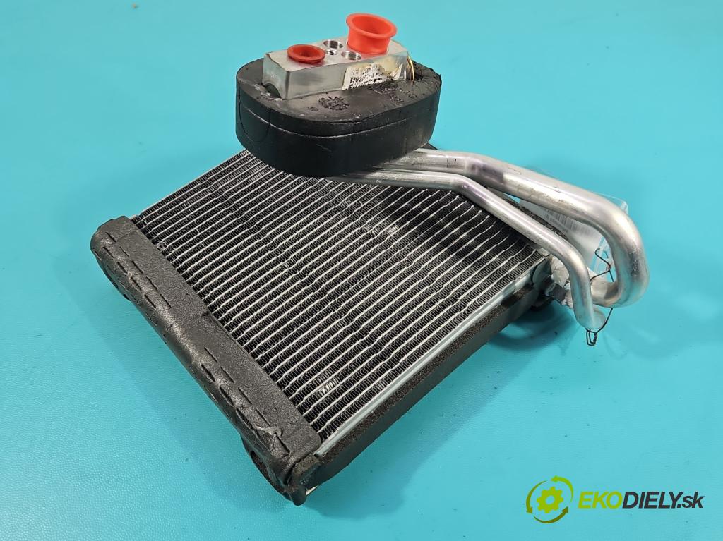 Skoda Kamiq 1.0 TSI 110 hp automatic 81 kW 999 cm3 5- radiátor 2Q1816103A (Radiátor topení)