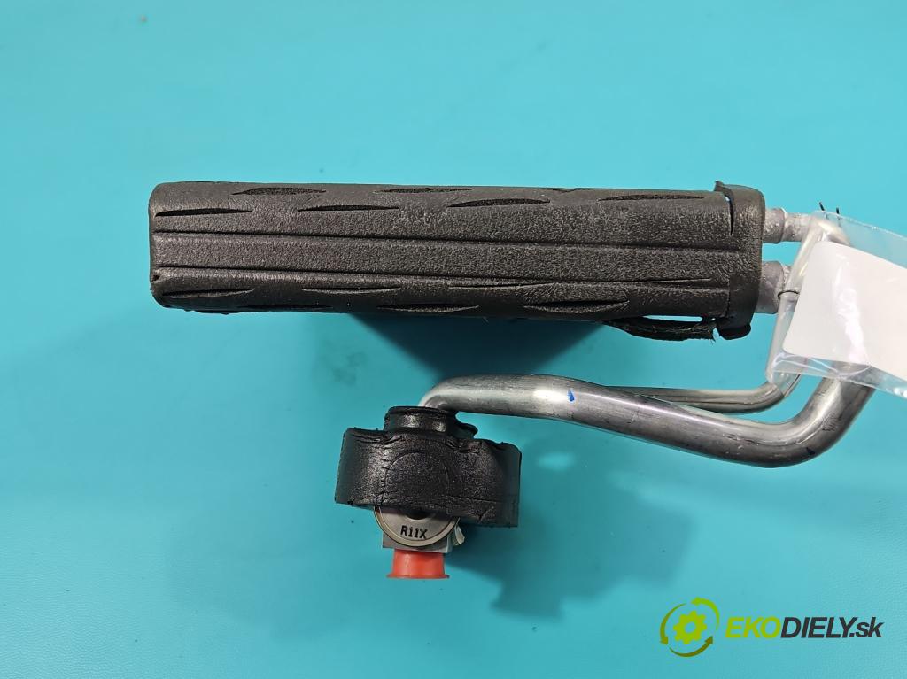 Skoda Kamiq 1.0 TSI 110 hp automatic 81 kW 999 cm3 5- radiátor 2Q1816103A (Radiátor topení)