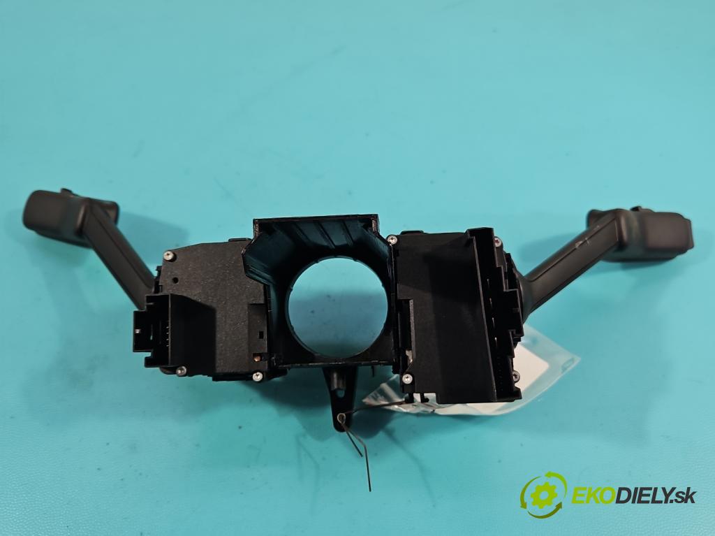 Skoda Kamiq 1.0 TSI 110 HP automatic 81 kW 999 cm3 5- prepínač komplex: 2Q1953507AC (Prepínacie páčky pod volantom)