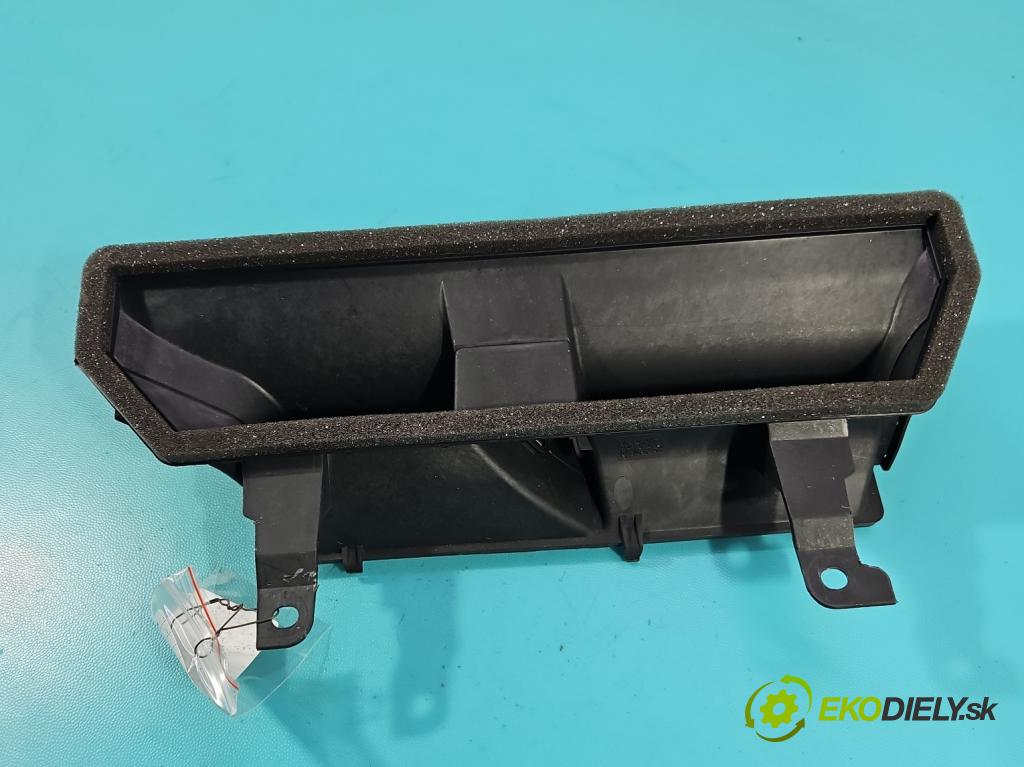 Skoda Kamiq 1.0 TSI 110 HP automatic 81 kW 999 cm3 5- kryt plast 655819655B