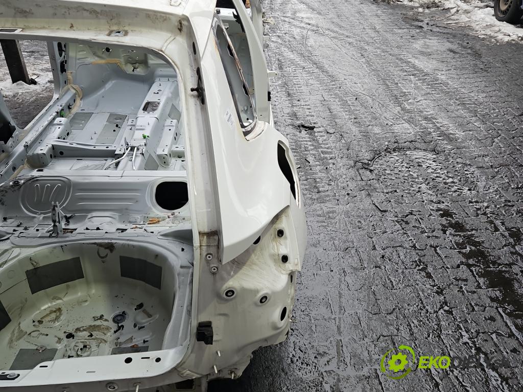 Skoda Kamiq 1.0 TSI 110 HP automatic 81 kW 999 cm3 5- blatník zadné pravý