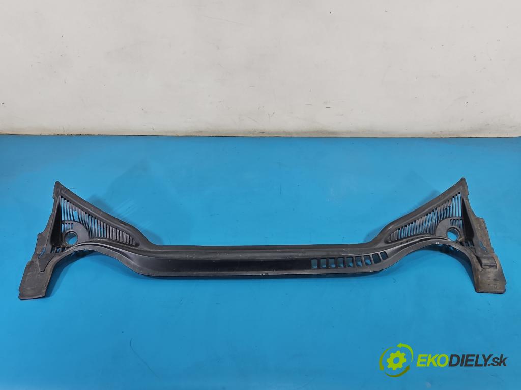 Citroen C5 II 2008-2017 1.6 hdi 114 hp automatic 84 kW 1560 cm3 4- torpédo 9681057880 (Plast pod čelním sklem)