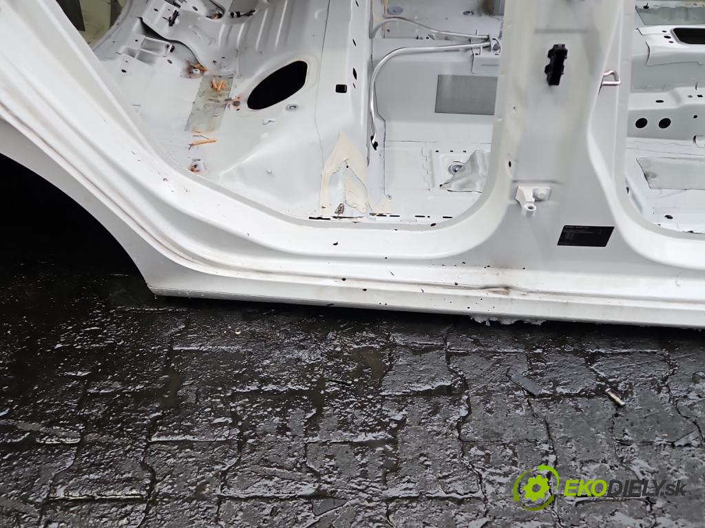 Skoda Kamiq 1.0 TSI 110 HP automatic 81 kW 999 cm3 5- Práh: pravý  (Karoséria ostatné)