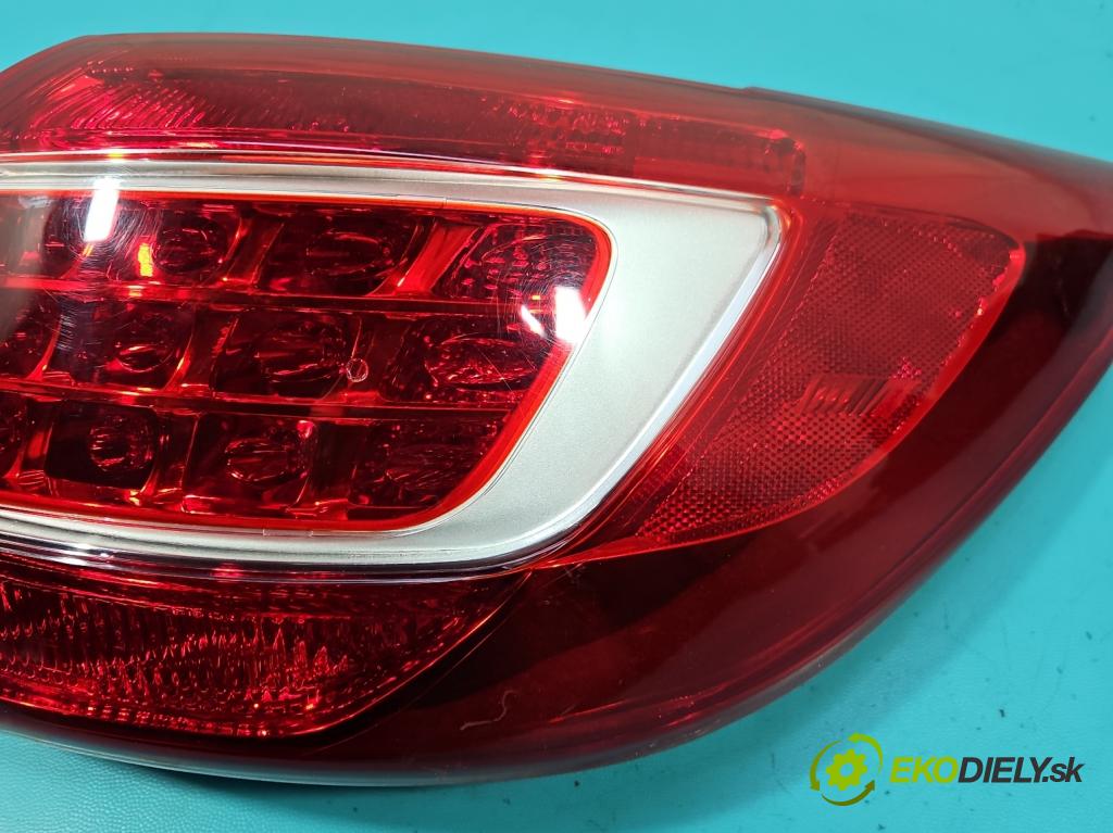 Kia Sportage III 2010-2015 2.0 crdi 184hp automatic 135 kW 1995 cm3 5- svetlo / reflektor zadné pravé  (Kľučka dverí ostatné)