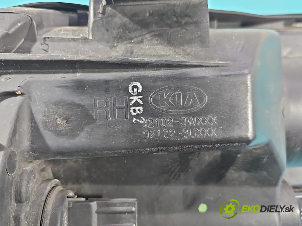 Kia Sportage III 2010-2015 2.0 crdi 184hp automatic 135 kW 1995 cm3 5- Reflektor: pravý 92102-3WXXX (Svetlo predné pravé)