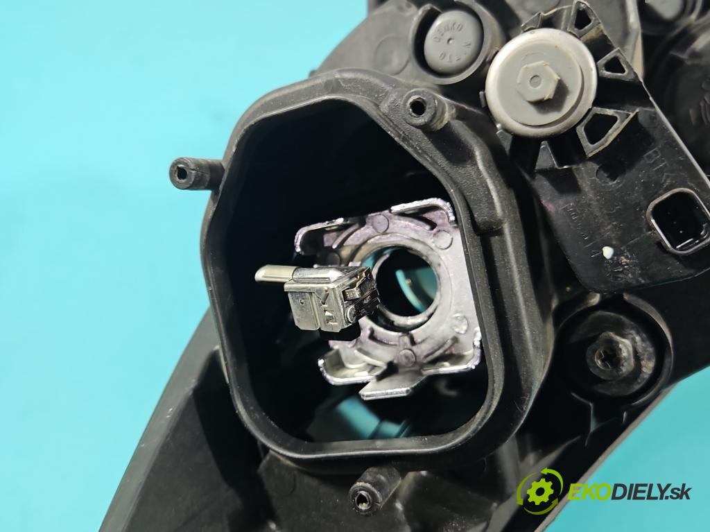 Kia Sportage III 2010-2015 2.0 crdi 184hp automatic 135 kW 1995 cm3 5- Reflektor: pravý 92102-3WXXX (Svetlo predné pravé)