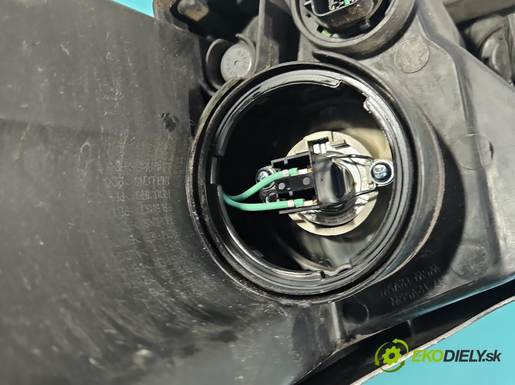 Kia Sportage III 2010-2015 2.0 crdi 184hp automatic 135 kW 1995 cm3 5- Reflektor: pravý 92102-3WXXX (Svetlo predné pravé)