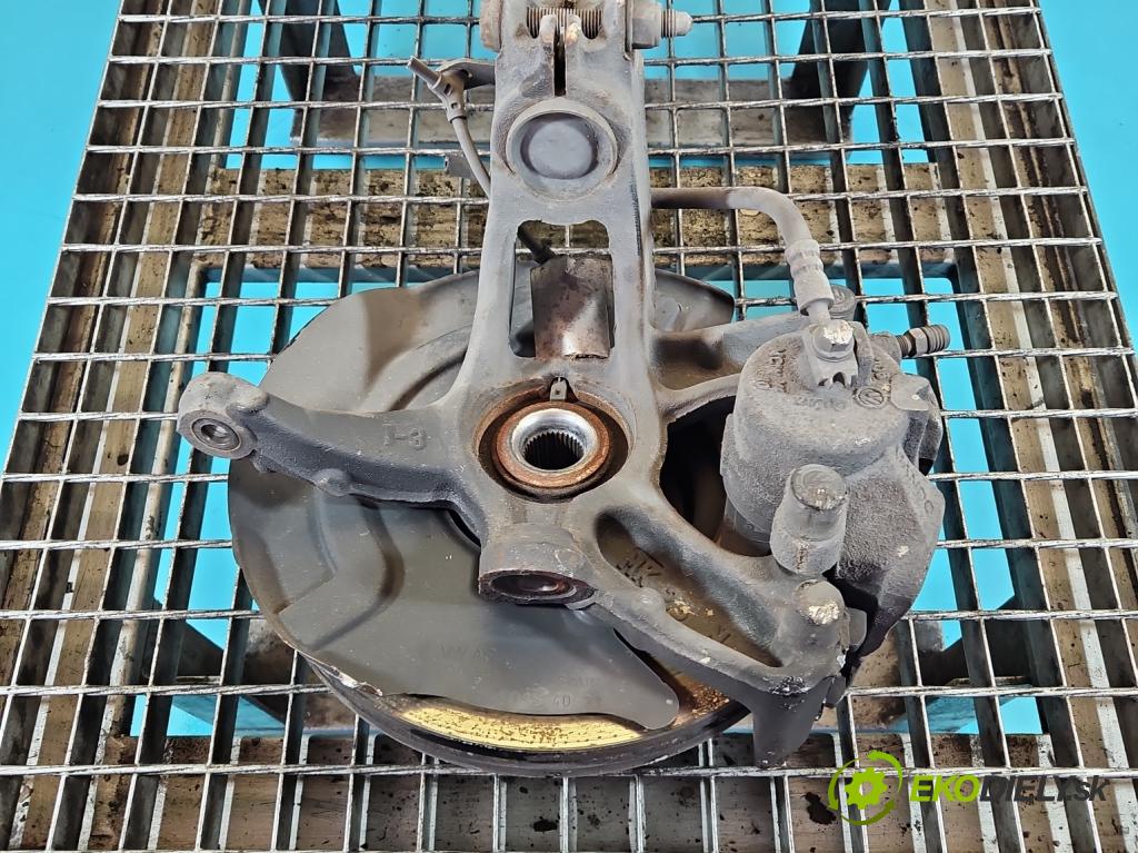 Skoda Kamiq 1.0 TSI 110 hp automatic 81 kW 999 cm3 5- náboj levé  (Náboj kola)