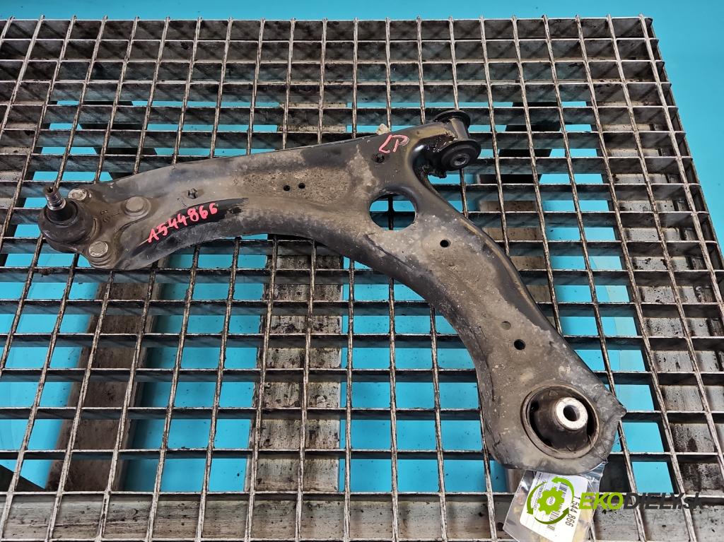 Skoda Kamiq 1.0 TSI 110 hp automatic 81 kW 999 cm3 5- přední levý  (Klika dveří ostatní)