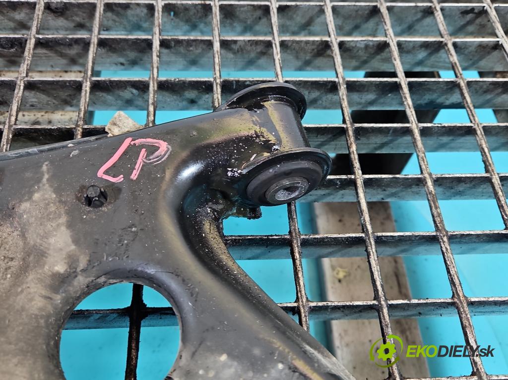 Skoda Kamiq 1.0 TSI 110 hp automatic 81 kW 999 cm3 5- přední levý  (Klika dveří ostatní)