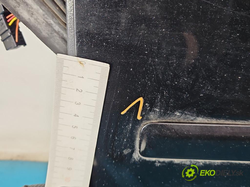 Seat Exeo 2.0 tdi 143 HP manual 105 kW 1968 cm3 5- dvere predné ľavé (Kľučka dverí ostatné)