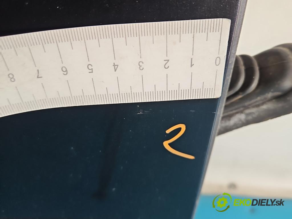 Seat Exeo 2.0 tdi 143 hp manual 105 kW 1968 cm3 5- dveře přední pravé  (Klika dveří ostatní)