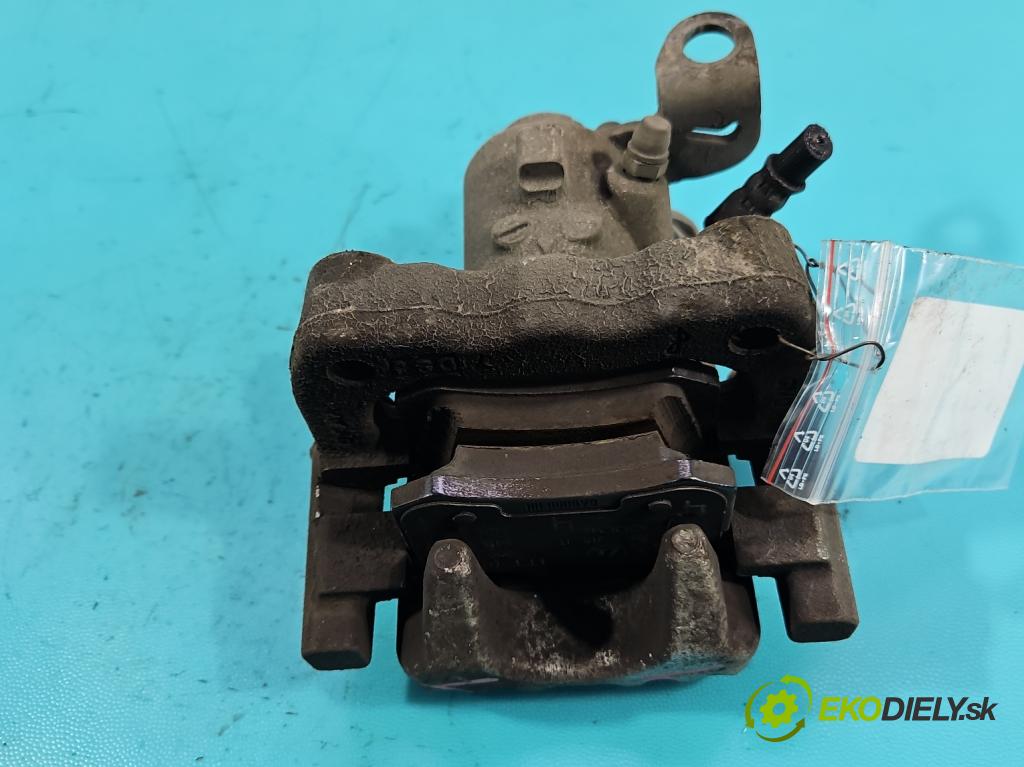 Skoda Kamiq 1.0 TSI 110 hp automatic 81 kW 999 cm3 5- brzdič zadní levý  (Klika dveří ostatní)