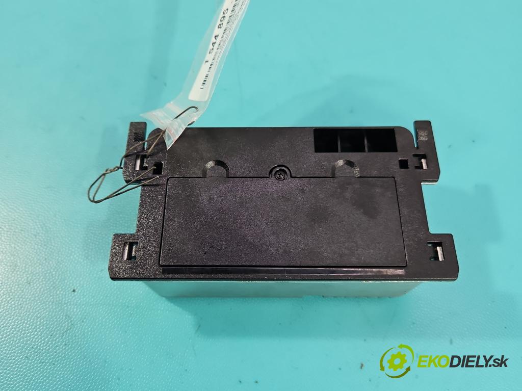 Skoda Kamiq 1.0 TSI 110 HP automatic 81 kW 999 cm3 5- riadiaca jednotka ostatné 5WA035282