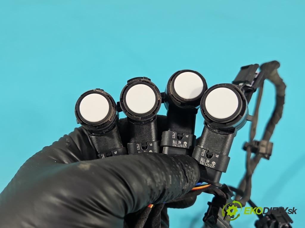 Skoda Kamiq 1.0 TSI 110 hp automatic 81 kW 999 cm3 5- Balíček: nárazníku zadní 5Q0915275B