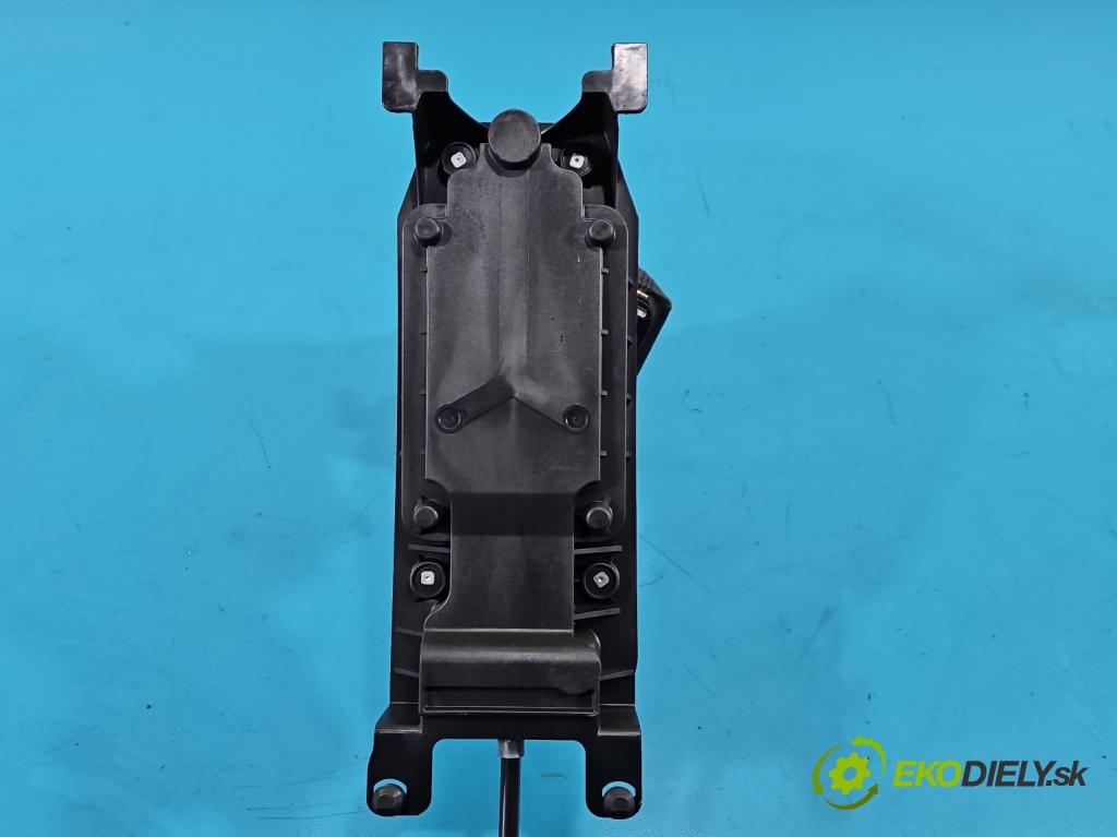 Skoda Kamiq 1.0 TSI 110 HP automatic 81 kW 999 cm3 5- Páka: Změny: stupeň,rýchlosť 2Q1713023AF (Rýchlostná páka (kulisa))