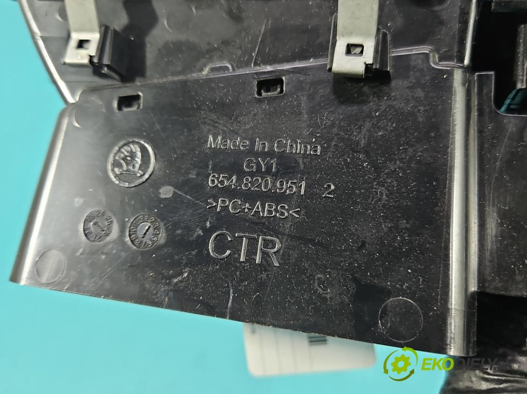 Skoda Kamiq 1.0 TSI 110 HP automatic 81 kW 999 cm3 5- Mřížka: kúrenia stredová 654820951D (Mriežka kúrenia (fukár))