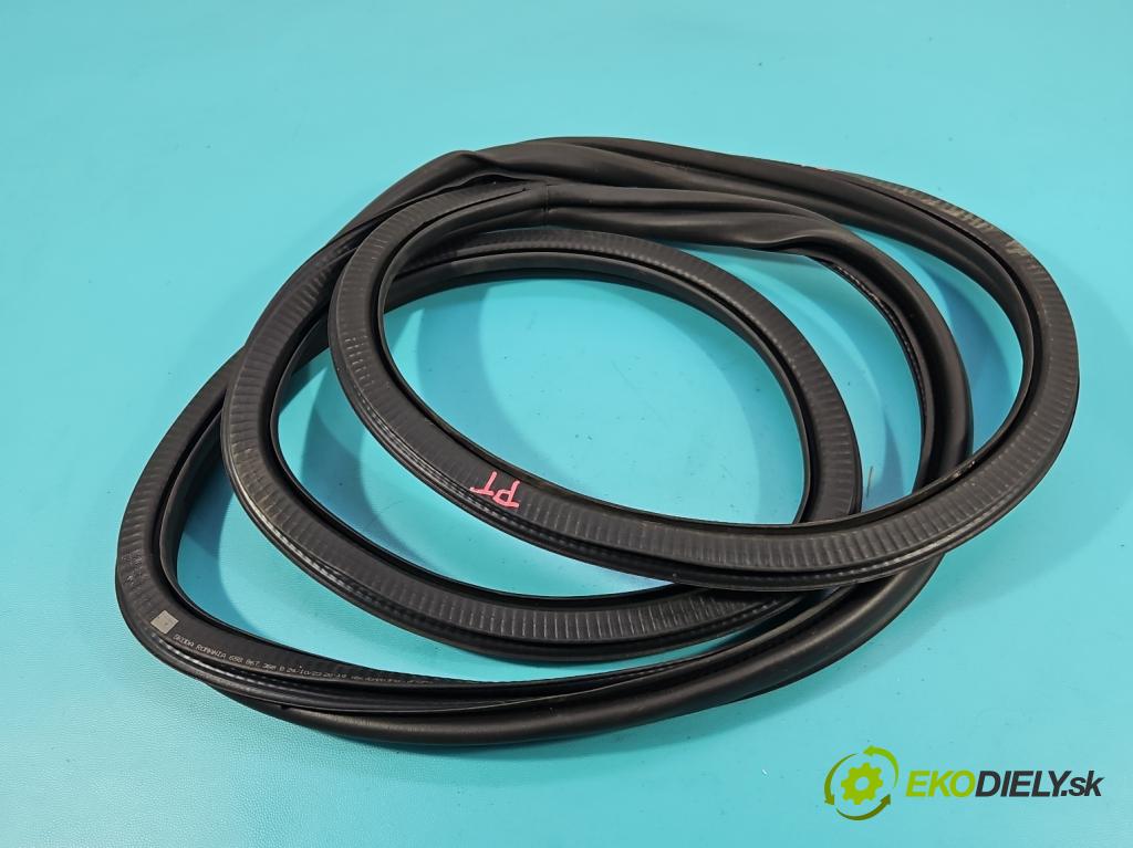 Skoda Kamiq 1.0 TSI 110 HP automatic 81 kW 999 cm3 5- Těsnění: dvere zadné pravé 658867368B (Karoséria ostatné)