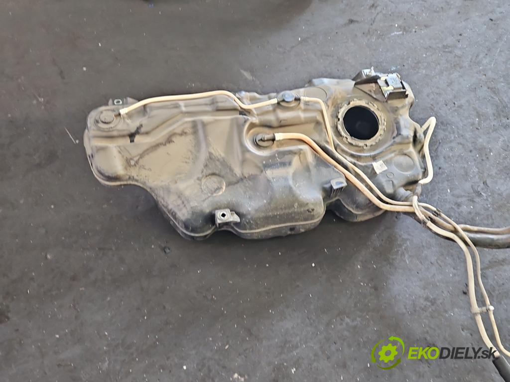 Skoda Kamiq 1.0 TSI 110 HP automatic 81 kW 999 cm3 5- Nádrž: palivo 2Q020101 (Palivová nádrž)