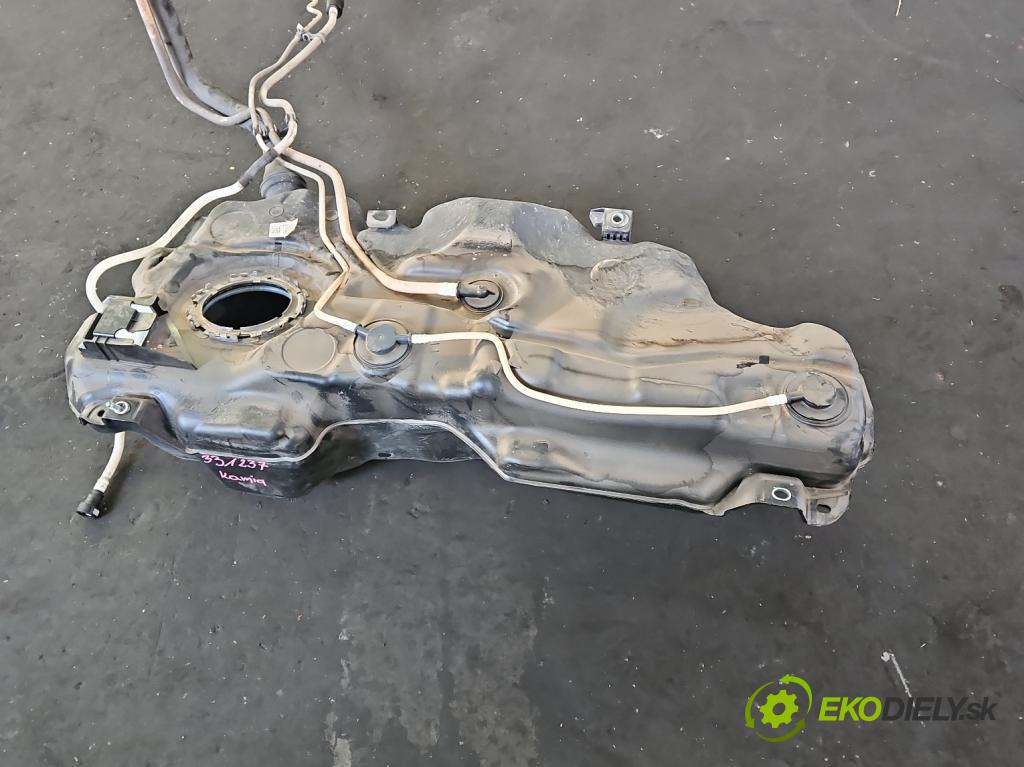 Skoda Kamiq 1.0 TSI 110 HP automatic 81 kW 999 cm3 5- Nádrž: palivo 2Q020101 (Palivová nádrž)