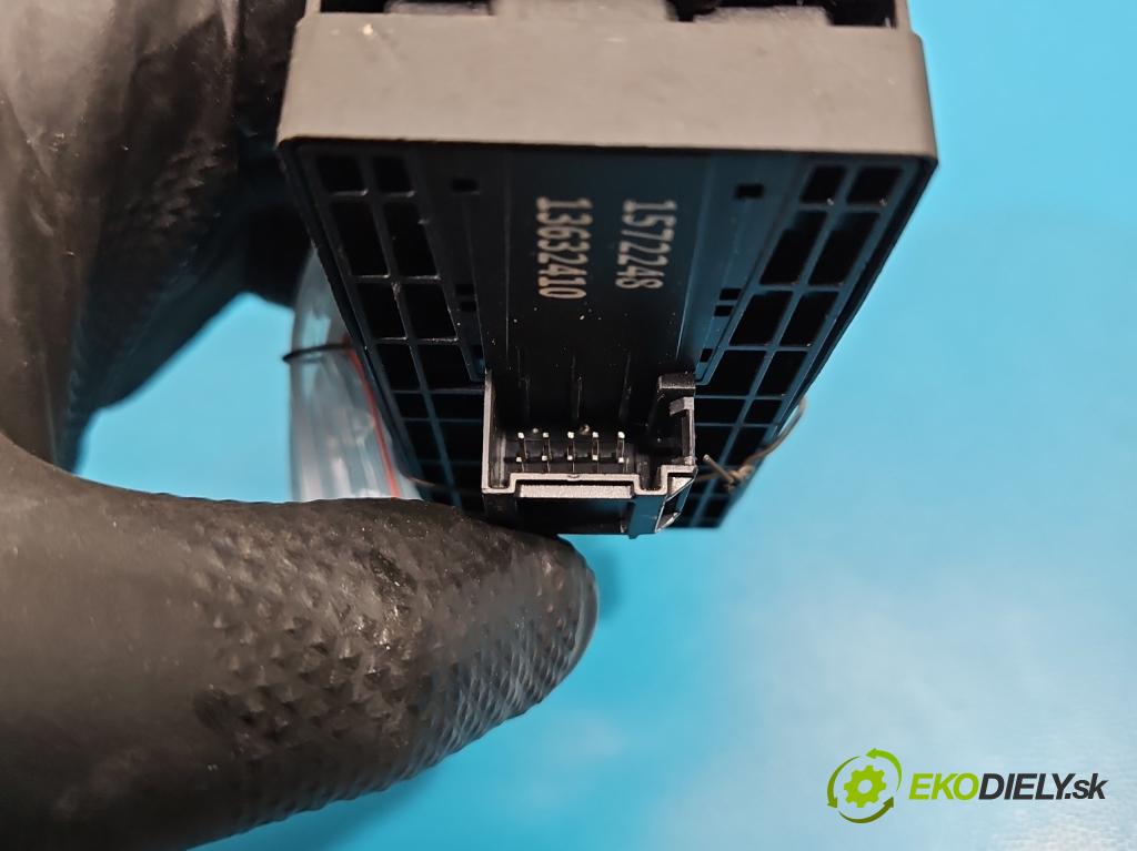 Seat Exeo 2.0 tdi 143 HP manual 105 kW 1968 cm3 5- prepínač okien spätných zrkadiel