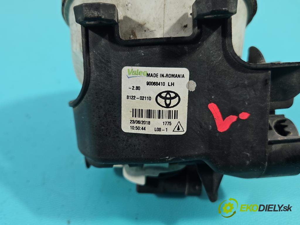 Toyota Aygo II 2014-2022 1.0 vvti 72 HP manual 53 kW 998 cm3 5- Halogen ľavý 8122-02110 (Kľučka dverí ostatné)