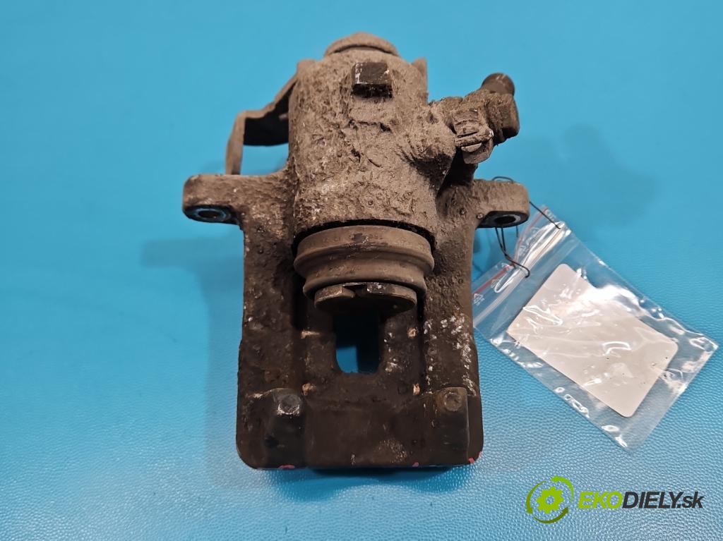 Seat Exeo 2.0 tdi 143 HP manual 105 kW 1968 cm3 5- brzdič zadné ľavý  (Kľučka dverí ostatné)