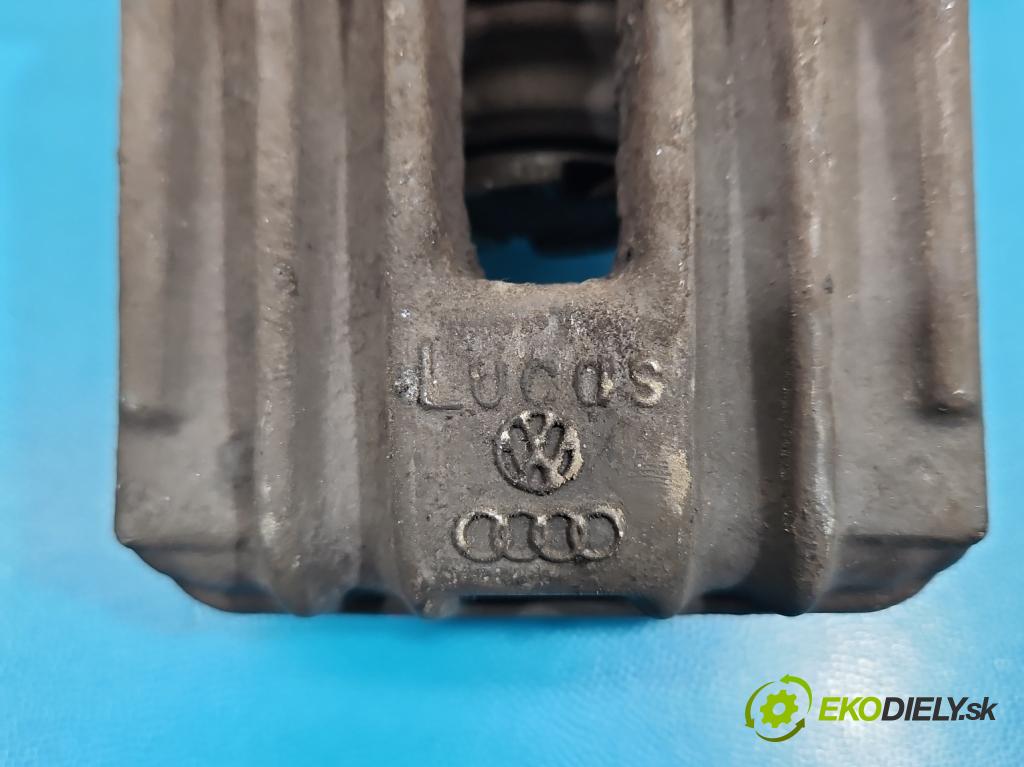 Seat Exeo 2.0 tdi 143 HP manual 105 kW 1968 cm3 5- brzdič zadné pravý  (Kľučka dverí ostatné)