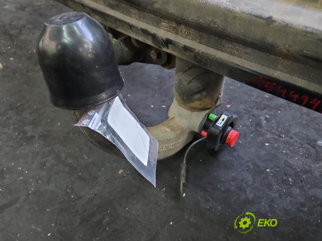 Seat Exeo 2.0 tdi 143 hp manual 105 kW 1968 cm3 5- oko tažné 3R0803881 (Tažné zařízení)