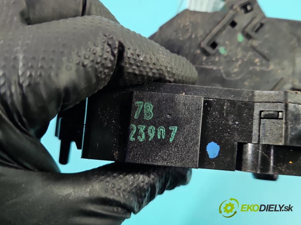 Citroen C4 Grand picasso I 2006-2013 2.0 hdi 136 HP automatic 100 kW 1997 cm3 5- zámok zadné pravý 24099816