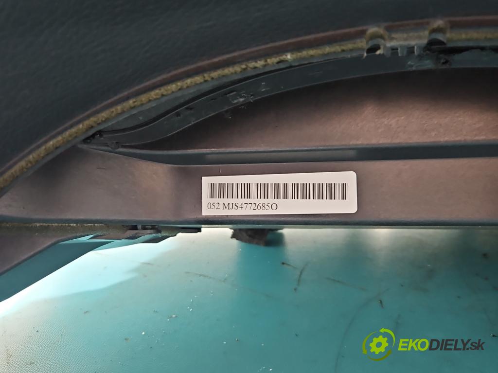 Seat Exeo 2.0 tdi 143 HP manual 105 kW 1968 cm3 5- kokpit,pristrojová doska rozdeľovacia