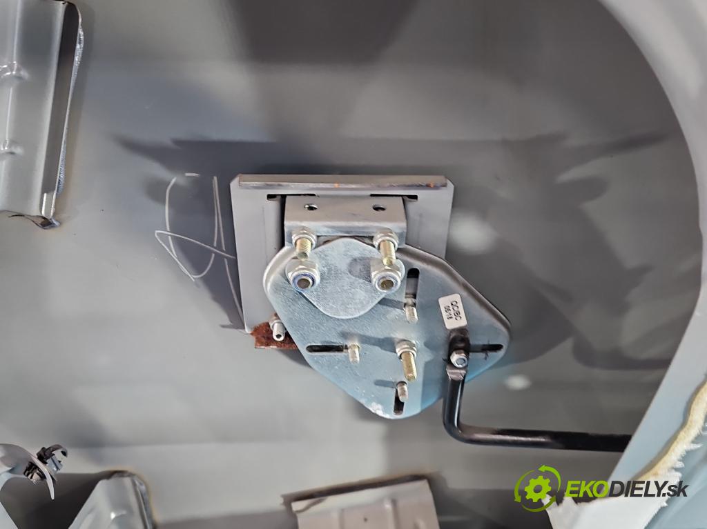 Renault Trafic III 2014 - 2.0 dci 120 HP manual 88 kW 1997 cm3 5- dvere posuvné: pravé