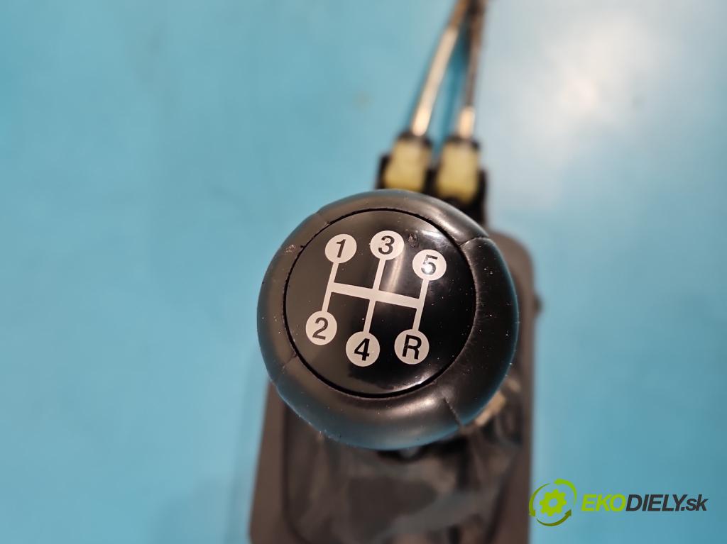 Opel Zafira A 1999-2005 2.0 dti 101 HP manual 74 kW 1995 cm3 5- Páka: Změny: stupeň,rýchlosť  (Rýchlostná páka (kulisa))