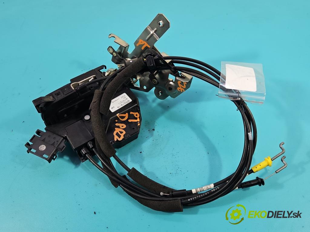 Renault Trafic III 2014 - 2.0 dci 120 HP manual 88 kW 1997 cm3 5- zámok zadné pravý 825027817R