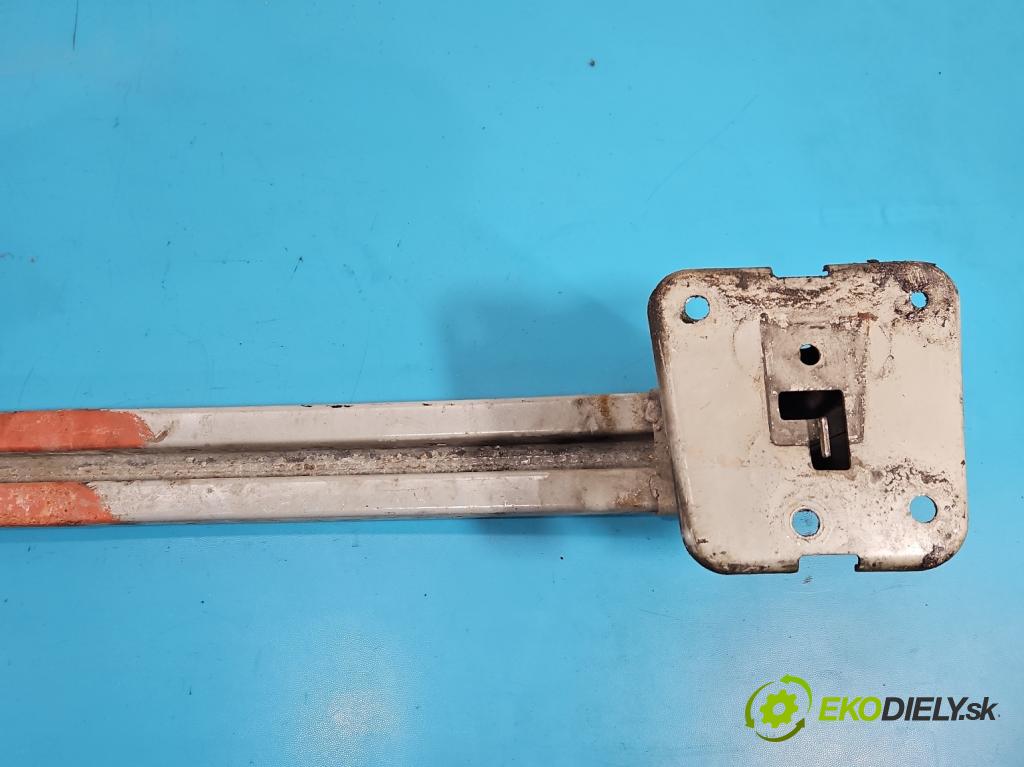 Renault Trafic III 2014 - 2.0 dci 120 hp manual 88 kW 1997 cm3 5- výztuha nárazníku přední