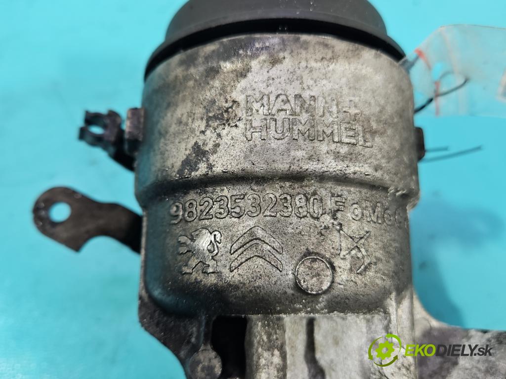 Toyota Proace City 1.5 D4D 131 HP automatic 96 kW 1499 cm3 5- Základ: filtra oleja: 9823532380 (Obal olejového filtra)