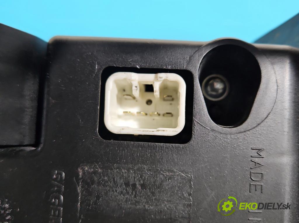 Toyota Yaris I 1999-2005 1.0 vvti 65 HP manual 48 kW 998 cm3 3- prístrojovka/ budíky 21655865-3 (Prístrojová doska)