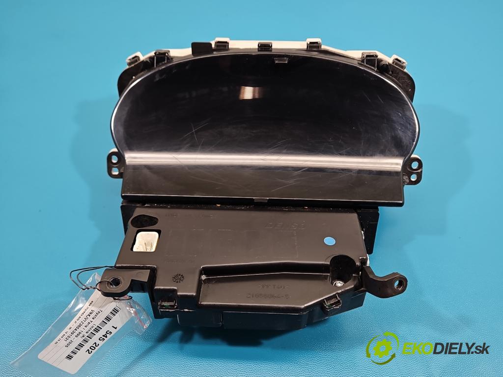 Toyota Yaris I 1999-2005 1.0 vvti 65 HP manual 48 kW 998 cm3 3- prístrojovka/ budíky 21655865-3 (Prístrojová doska)