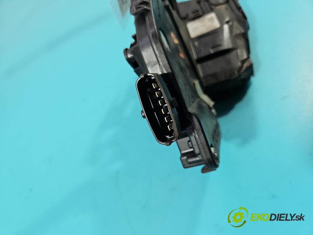 Jaguar XE X760 2015-2024 2.0d 179KM automatic 132 kW 1999 cm3 4- zámok predné ľavý GX73-203A29-BD