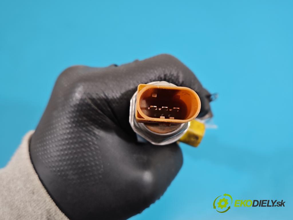 Seat Exeo 2.0 tdi 143 HP manual 105 kW 1968 cm3 5- lišta vstrekovacia 03L130089A (Vstrekovacia lišta)