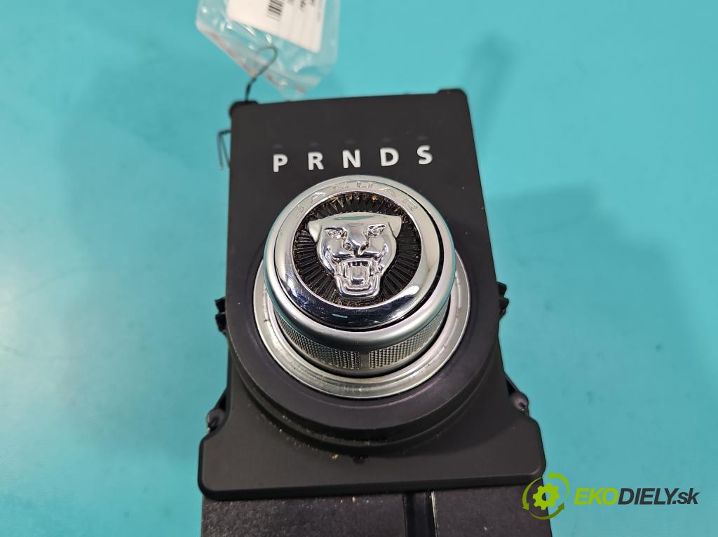 Jaguar XE X760 2015-2024 2.0d 179KM automatic 132 kW 1999 cm3 4- Páka: Změny: stupeň,rýchlosť GX73-7E453-AE (Rýchlostná páka (kulisa))